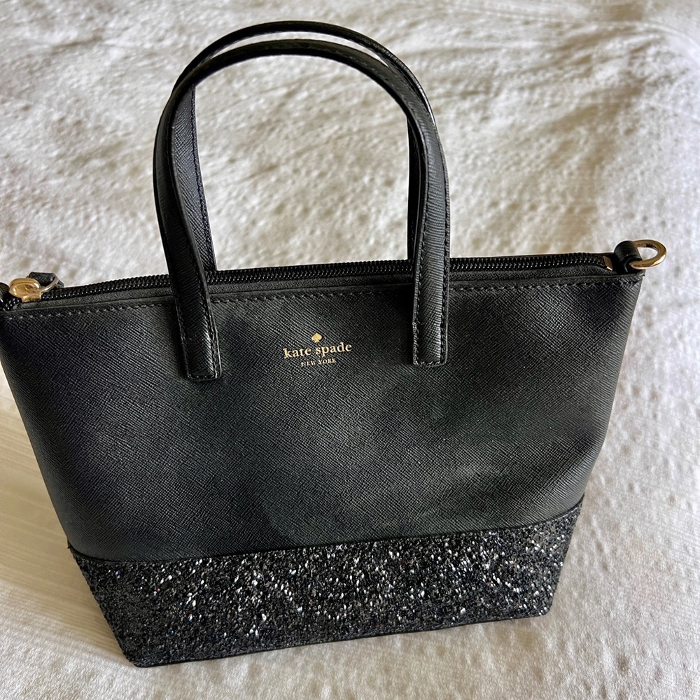 Kate Spade mini bag new without tags. Never used.